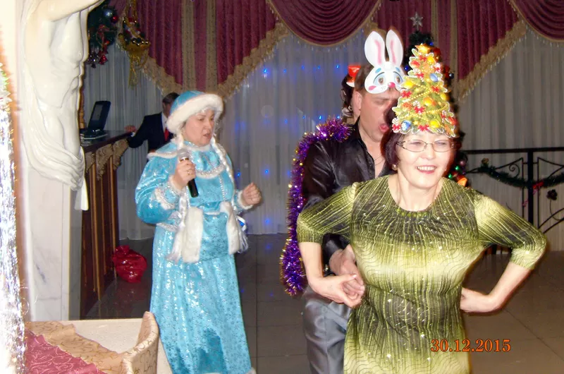 Дед Мороз и Снегурочка спешат к Вам на Праздник! 9